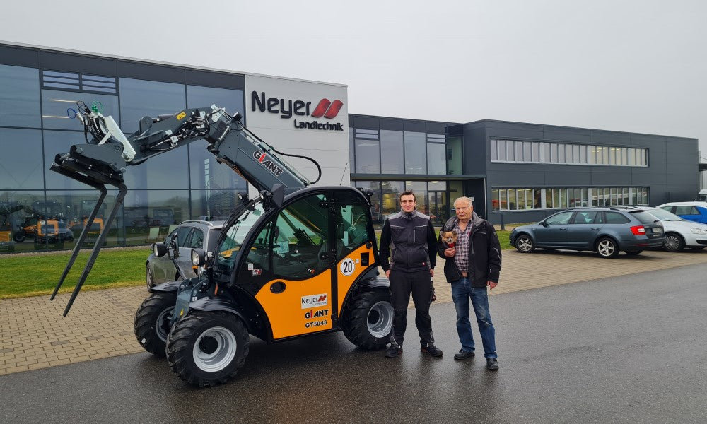 Einen neuen GiANT Lader für die Gebrüder Max Leier GmbH