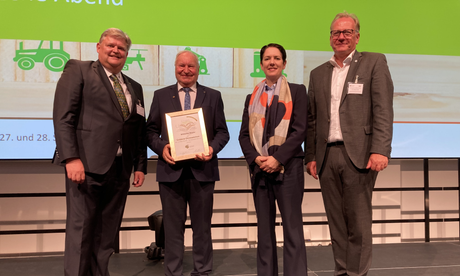 Ehrung Goldenes Ehrenzeichen für Wilhelm Neyer