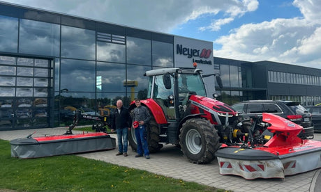 Ein KUHN PZ 3015 Trommelmähwerk für den Heckanbau