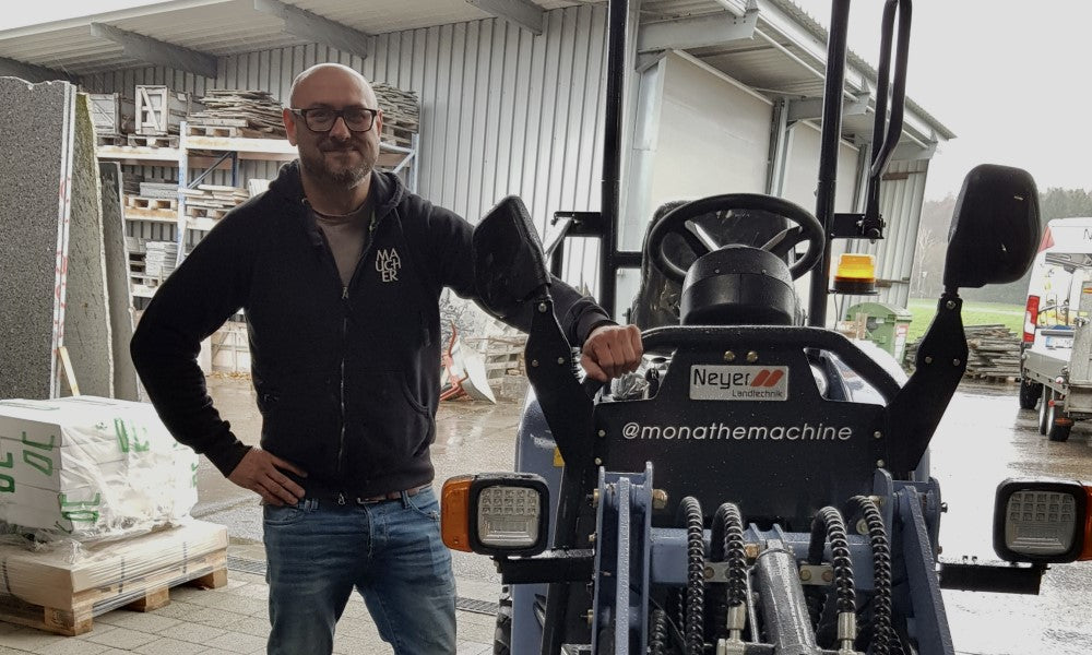 Steinmetz aus Vogt wird von MONA unterstützt