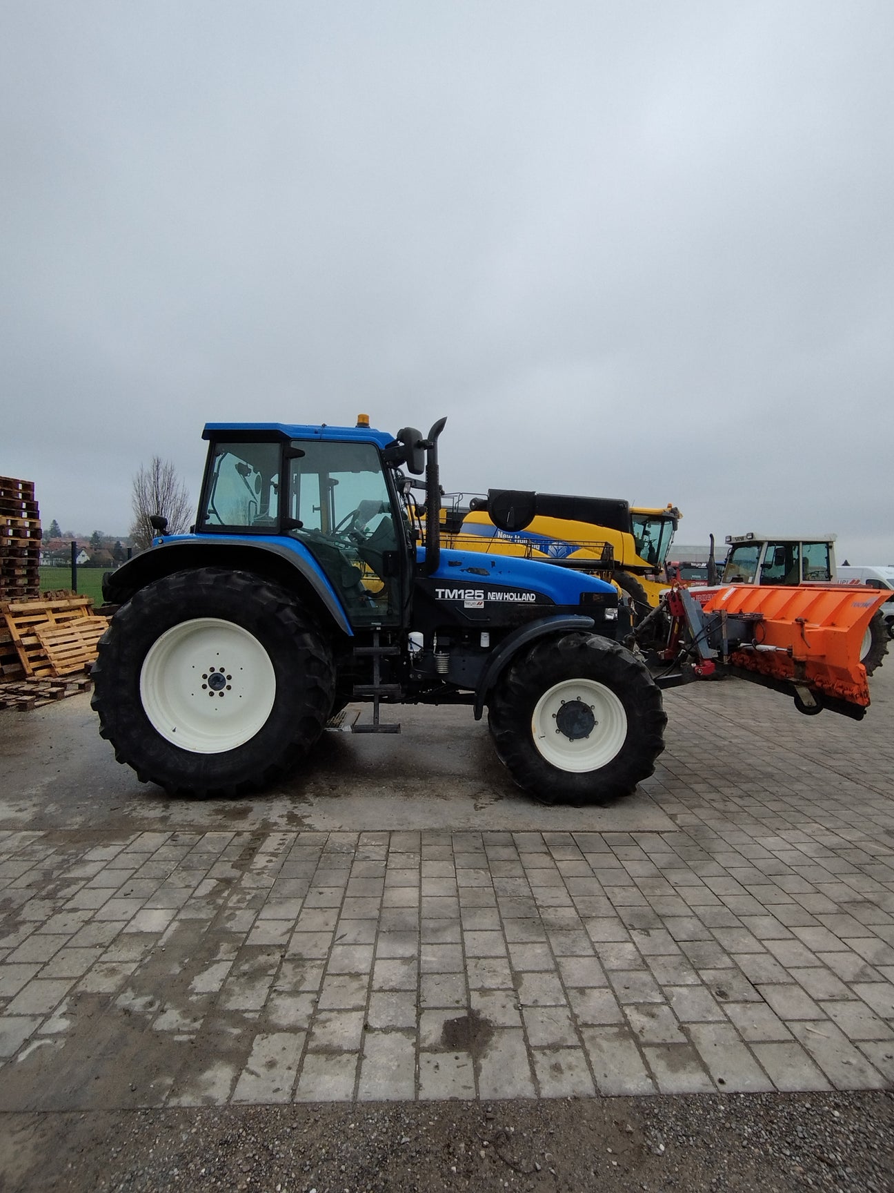 Gebrauchtmaschinen und Vorführer