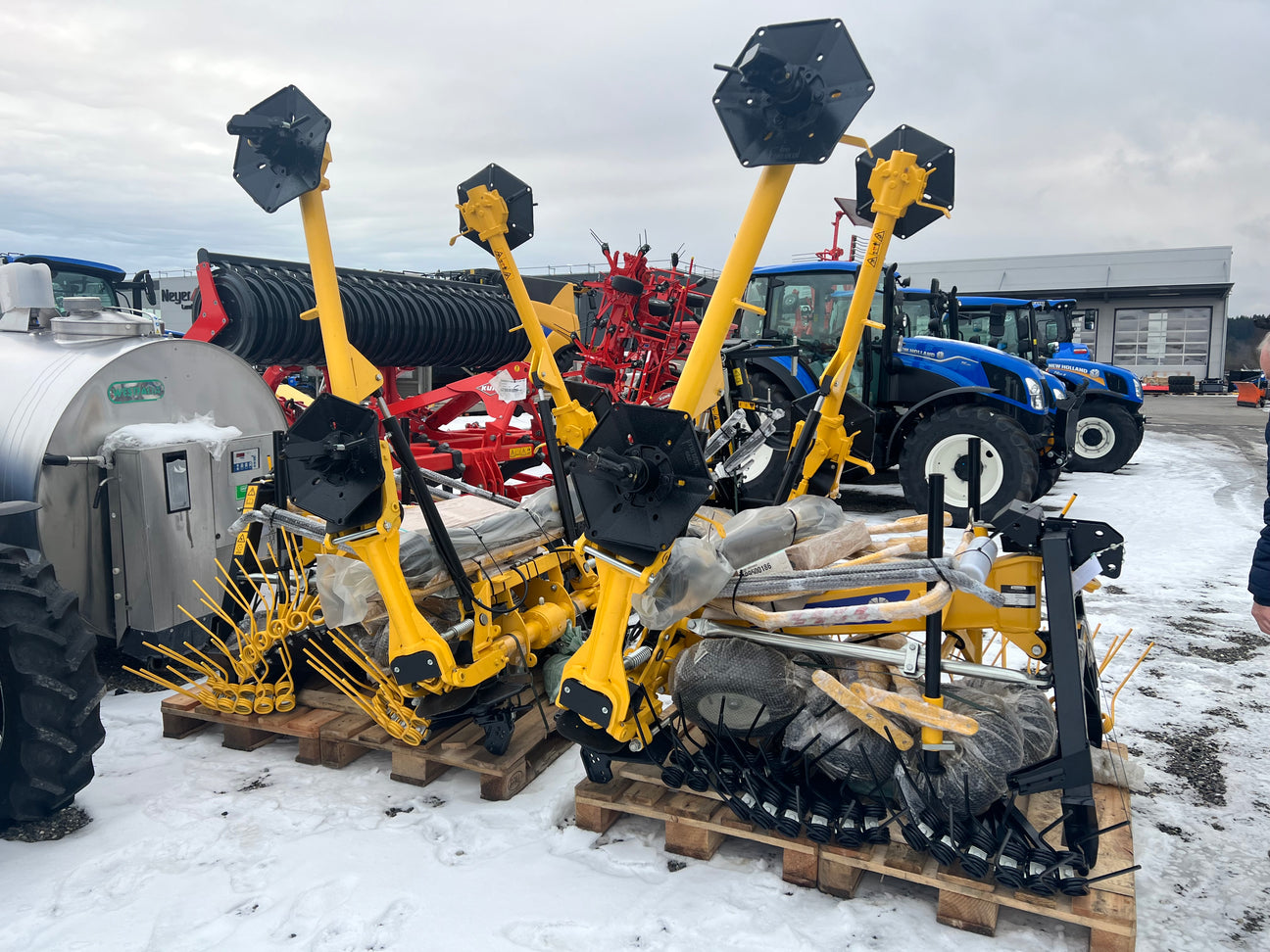 New Holland Zettwender