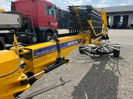 New Holland Schwader