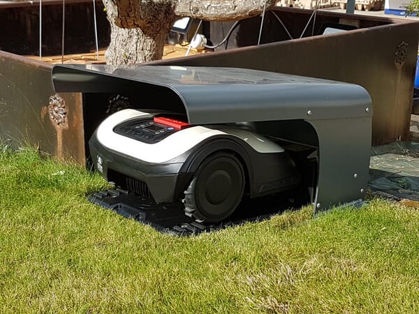 Robot garage “Robot Protect C”