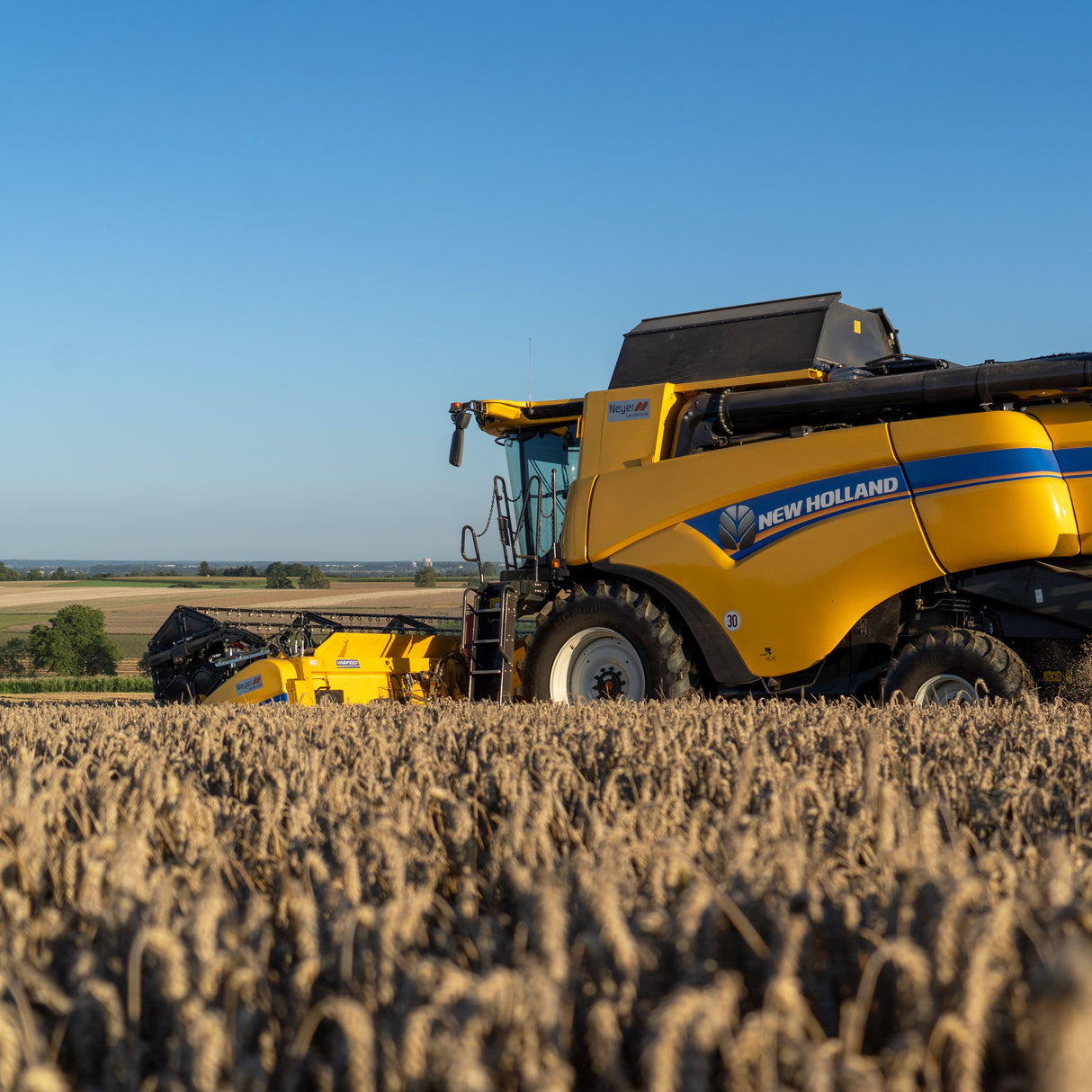 New Holland 760 CG VARIFEED Getreideschneidwerk