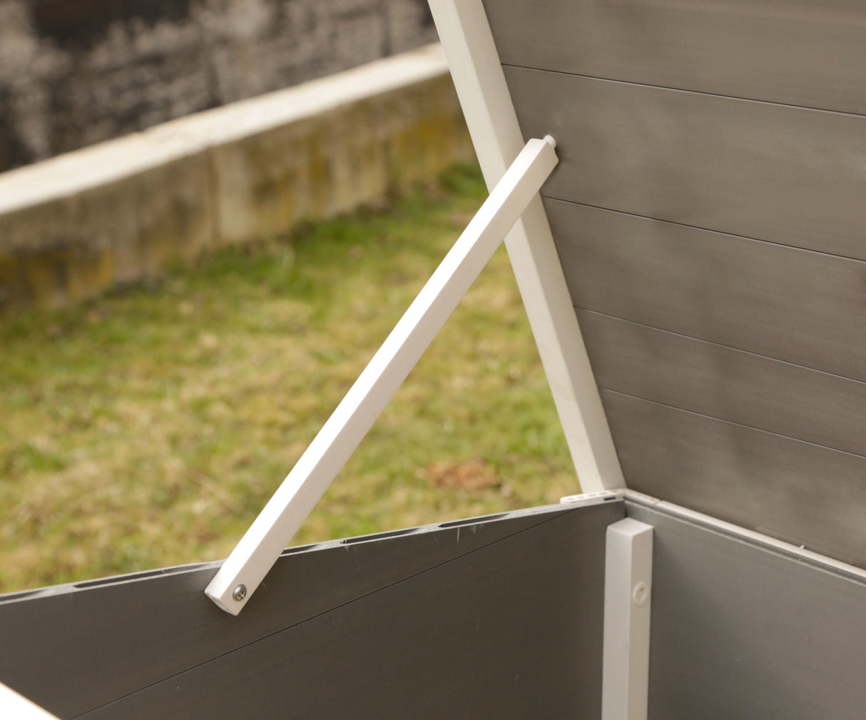 Kerbl ECO-Kunststoffstall Barney für Hühner, 137 x 73 x 83 cm 1 Stück 81731