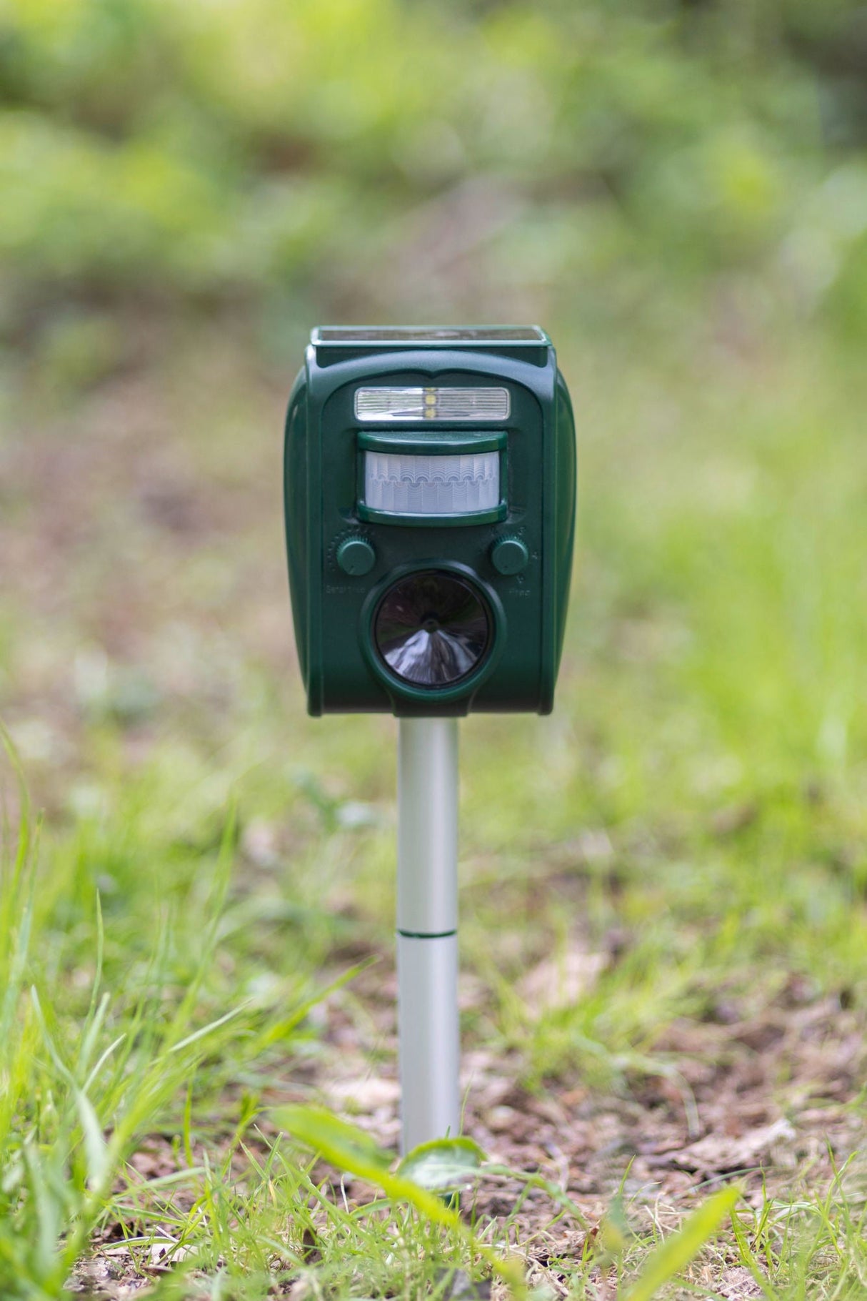 Kerbl Ultraschall-Tiervertreiber SonicFlash, integr. Solarpanel 1 Stück 299906