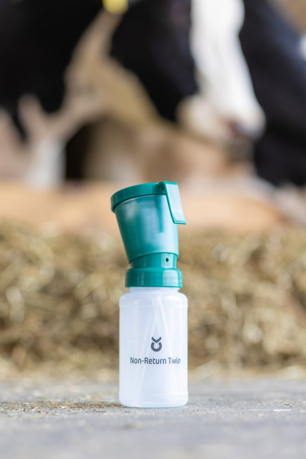 Kerbl Dippbecher für dickflüssige Mittel Non-Return Twin 300 ml - 15647