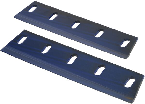 Jeu de couteaux (2), herbe, spécial, droite