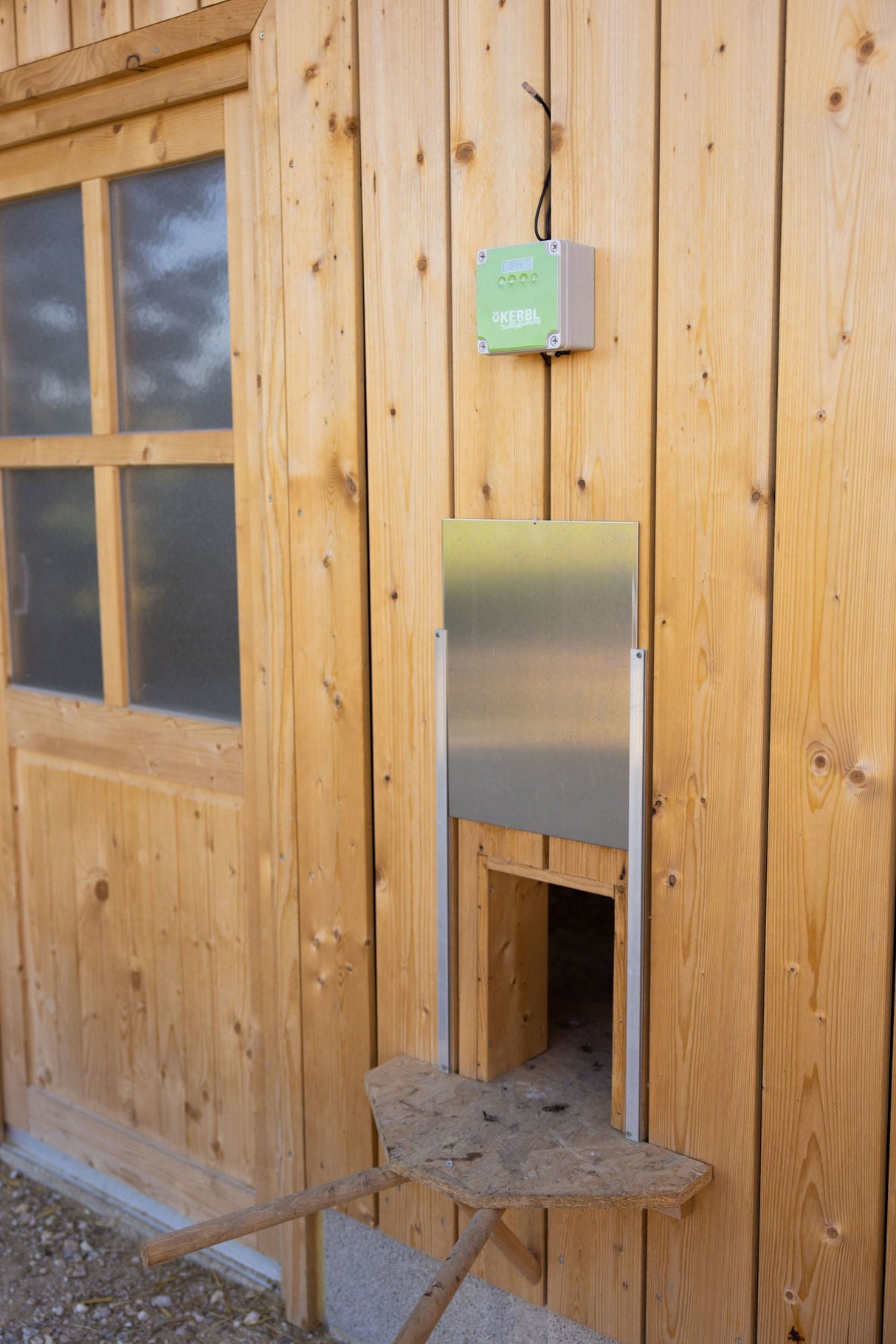 Kerbl Hühner-Schiebetür 430 x 400mm Alu 1 Stück 70580