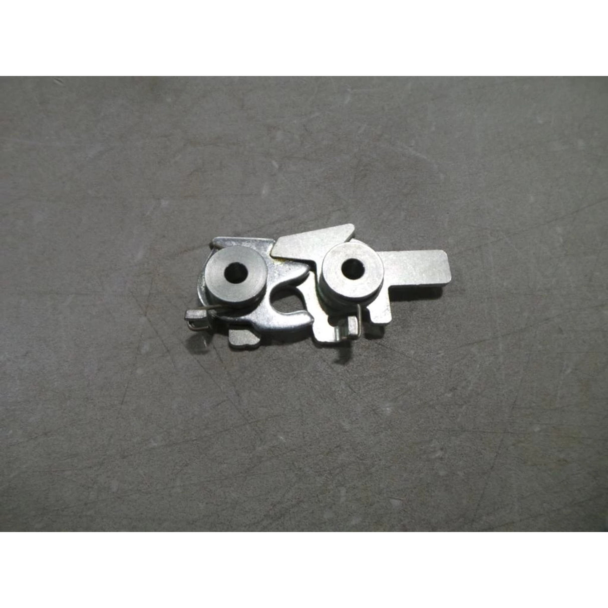 Original New Holland CNH Ersatzteil Nummer 47827877 KLINKE