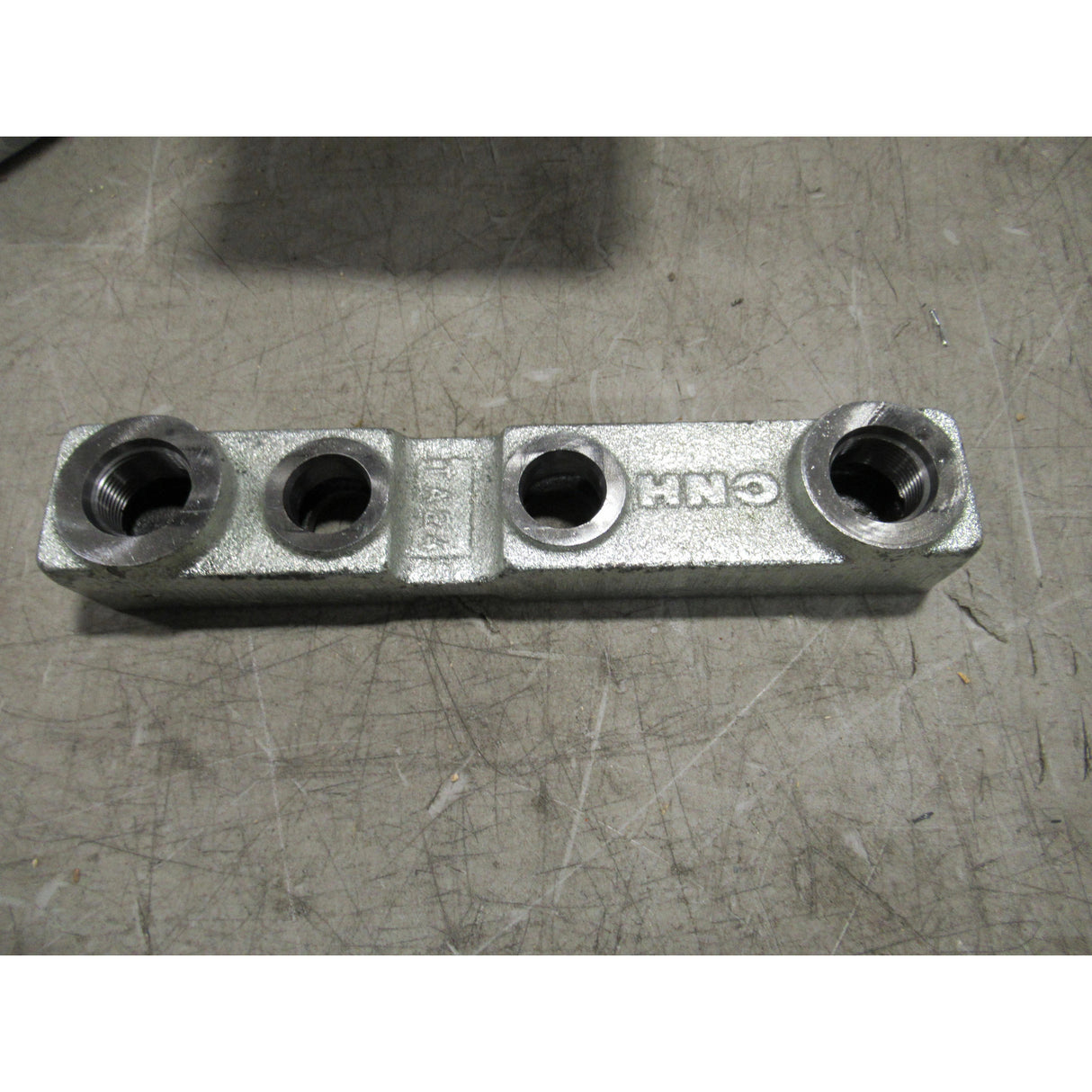 Original New Holland CNH Ersatzteil Nummer 48095773 SAMMELBLOCK, HYDRAUL