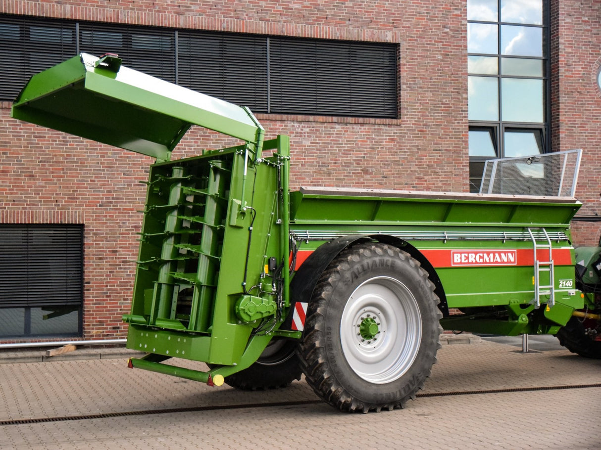 M-Series low bed manure spreader