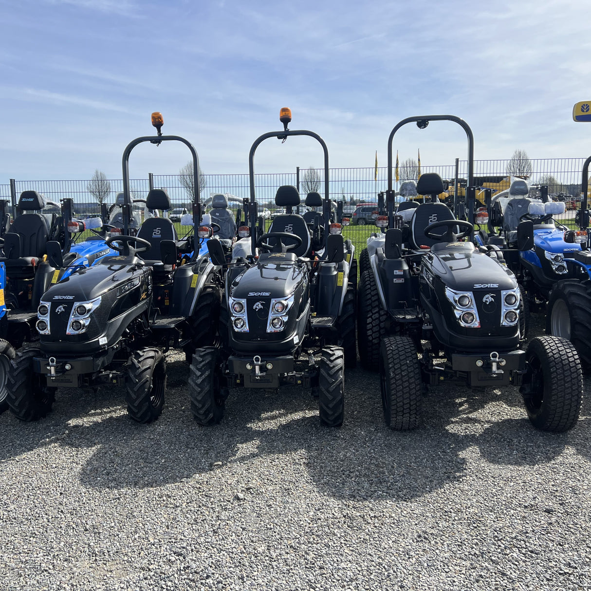 Solis 26 HST Black Panther