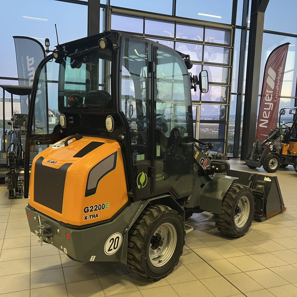 Electric wheel loader G2200E