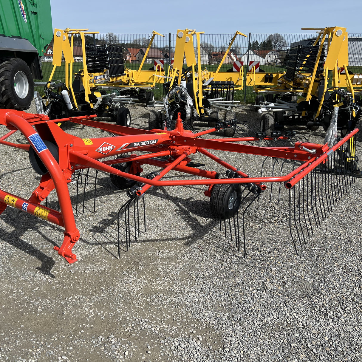 KUHN GA 300 GM Schwader