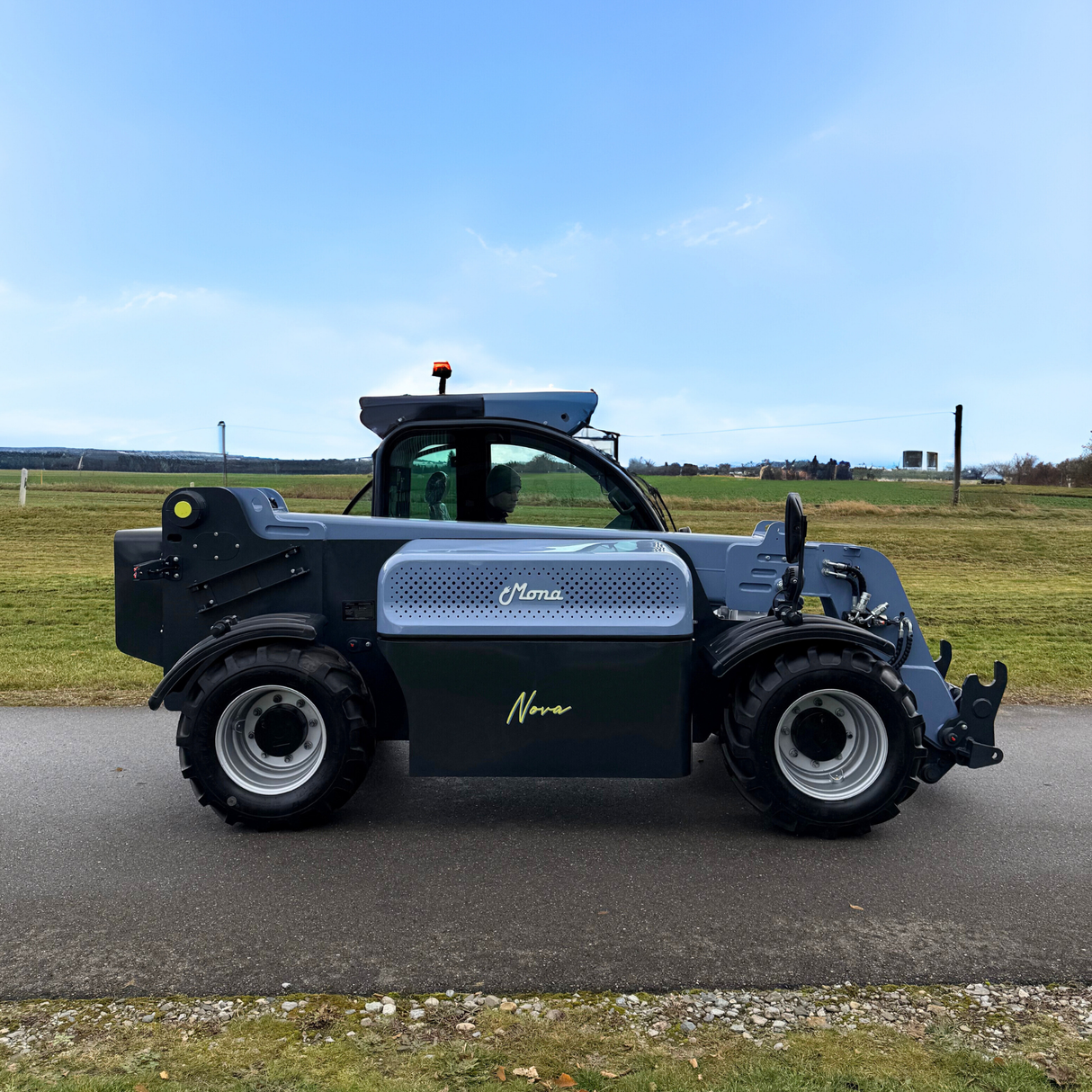 MONA Nova elektrischer Teleskoplader