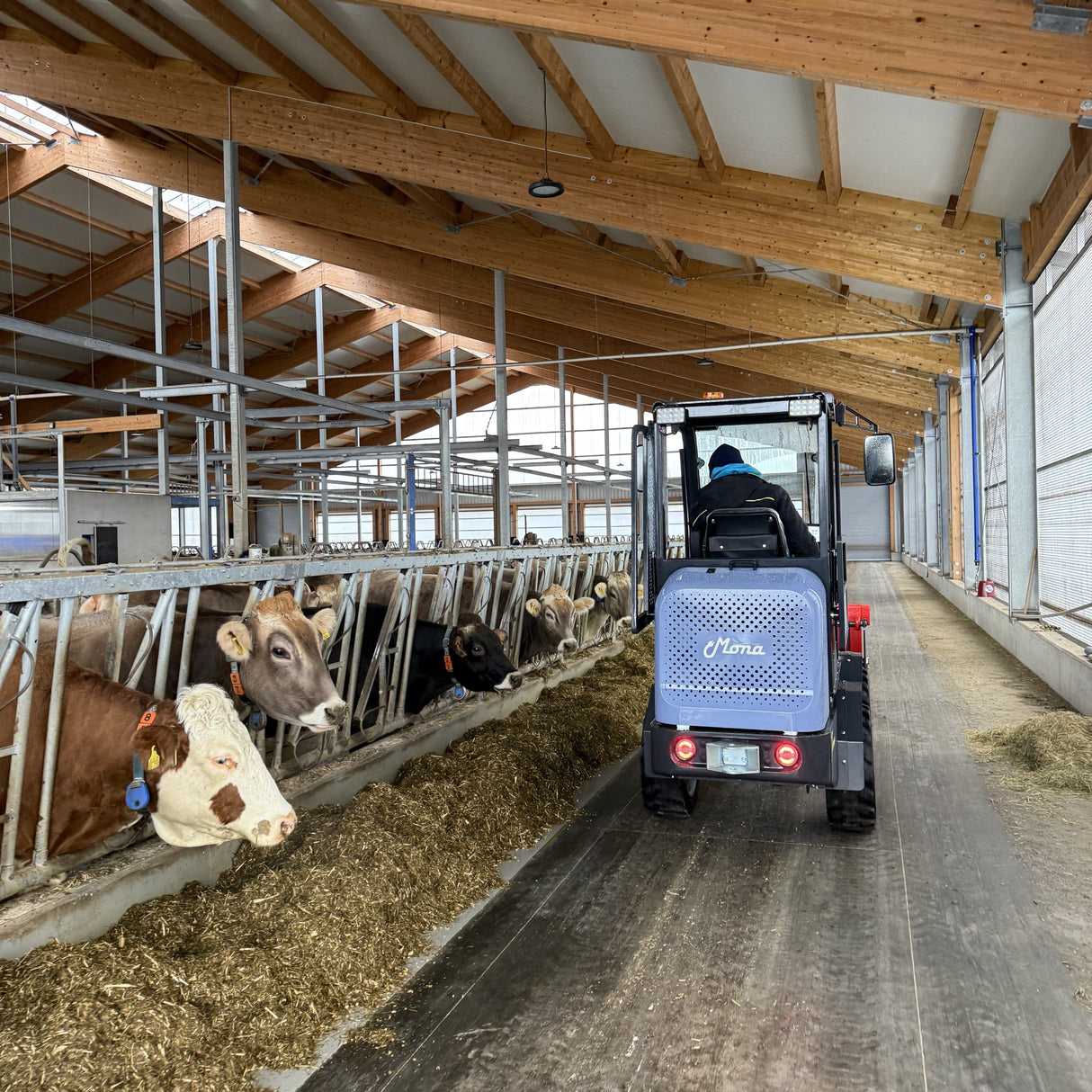 MONA Terra elektrischer Hoflader