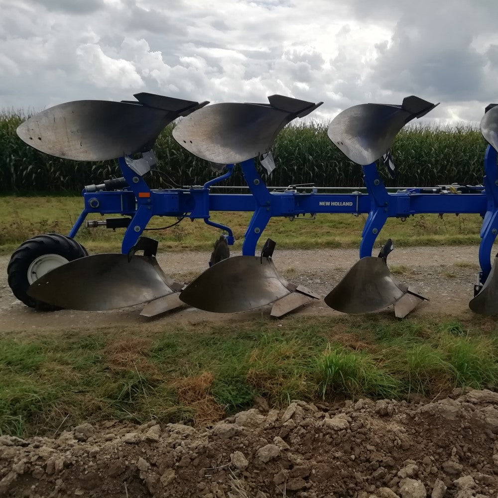 New Holland PH Pflug