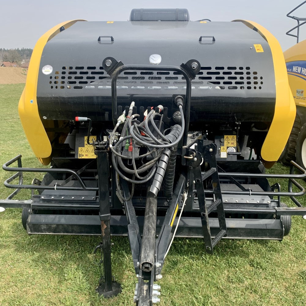 New Holland Roll Baler 125 Rundballenpresse