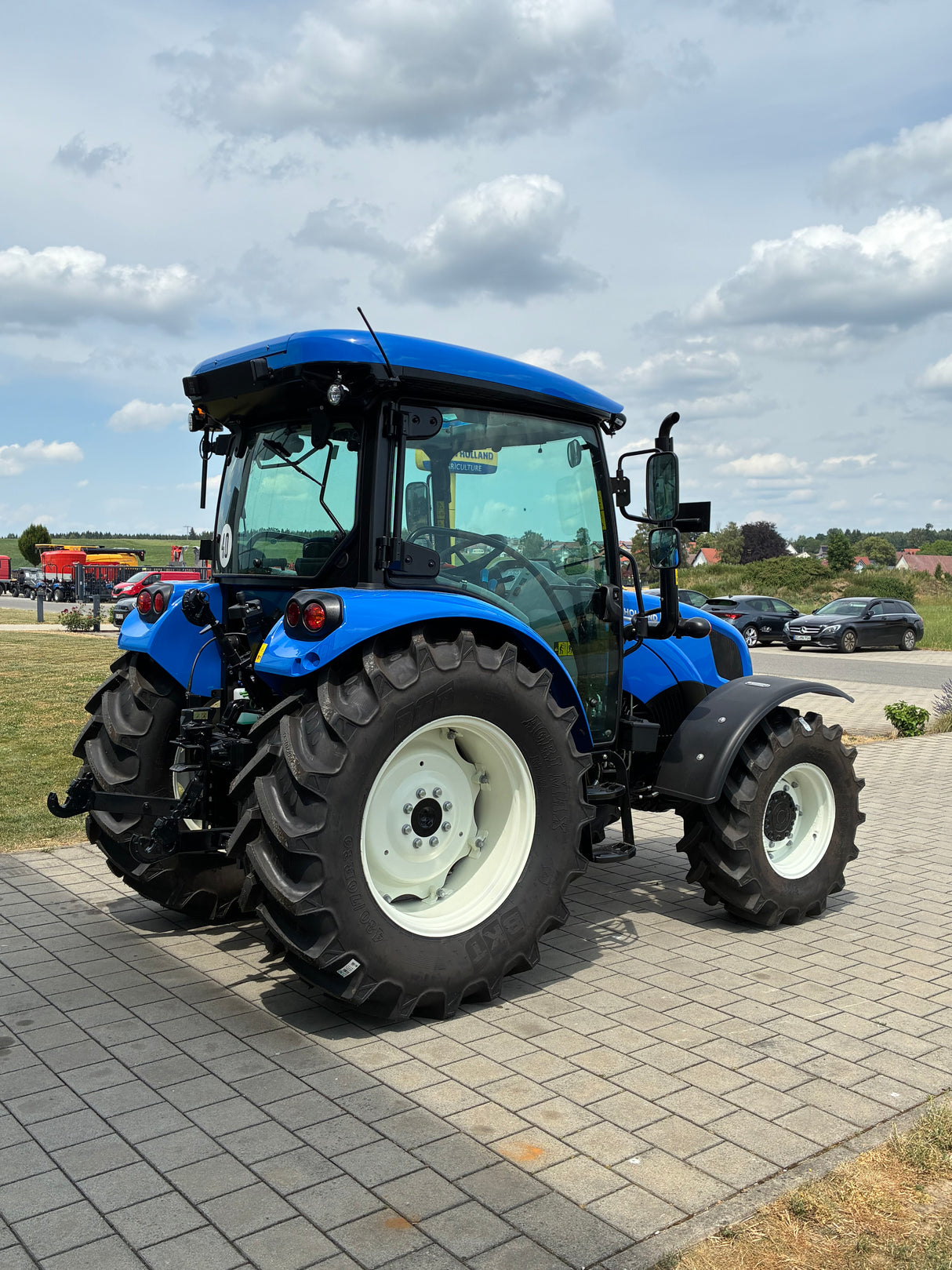 New Holland T4.75S Traktor