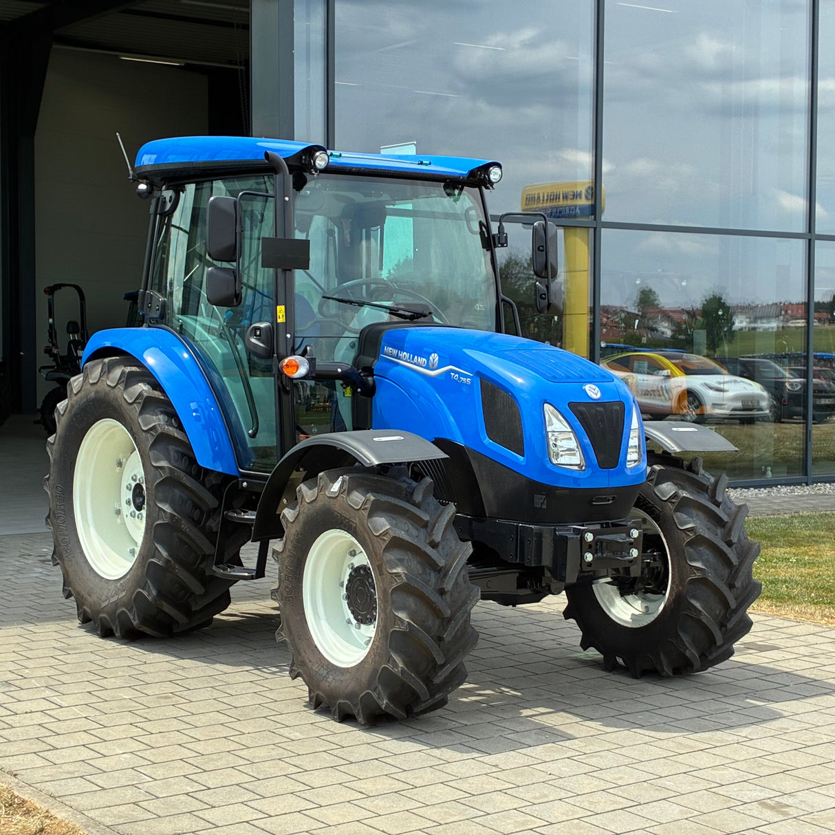 New Holland T4.75S Traktor