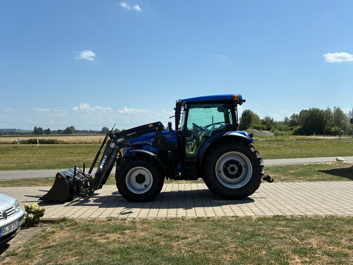 New Holland T5.100S Traktor mit Frontlader im Angebot