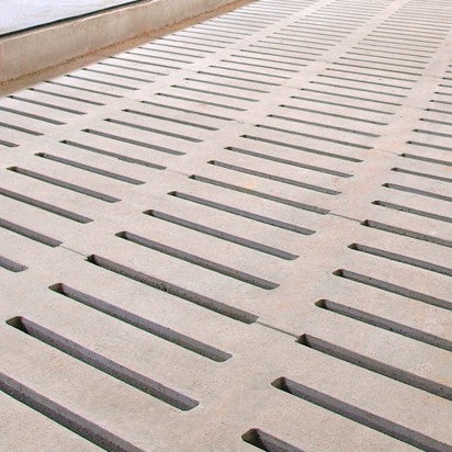 Concrete slatted floor