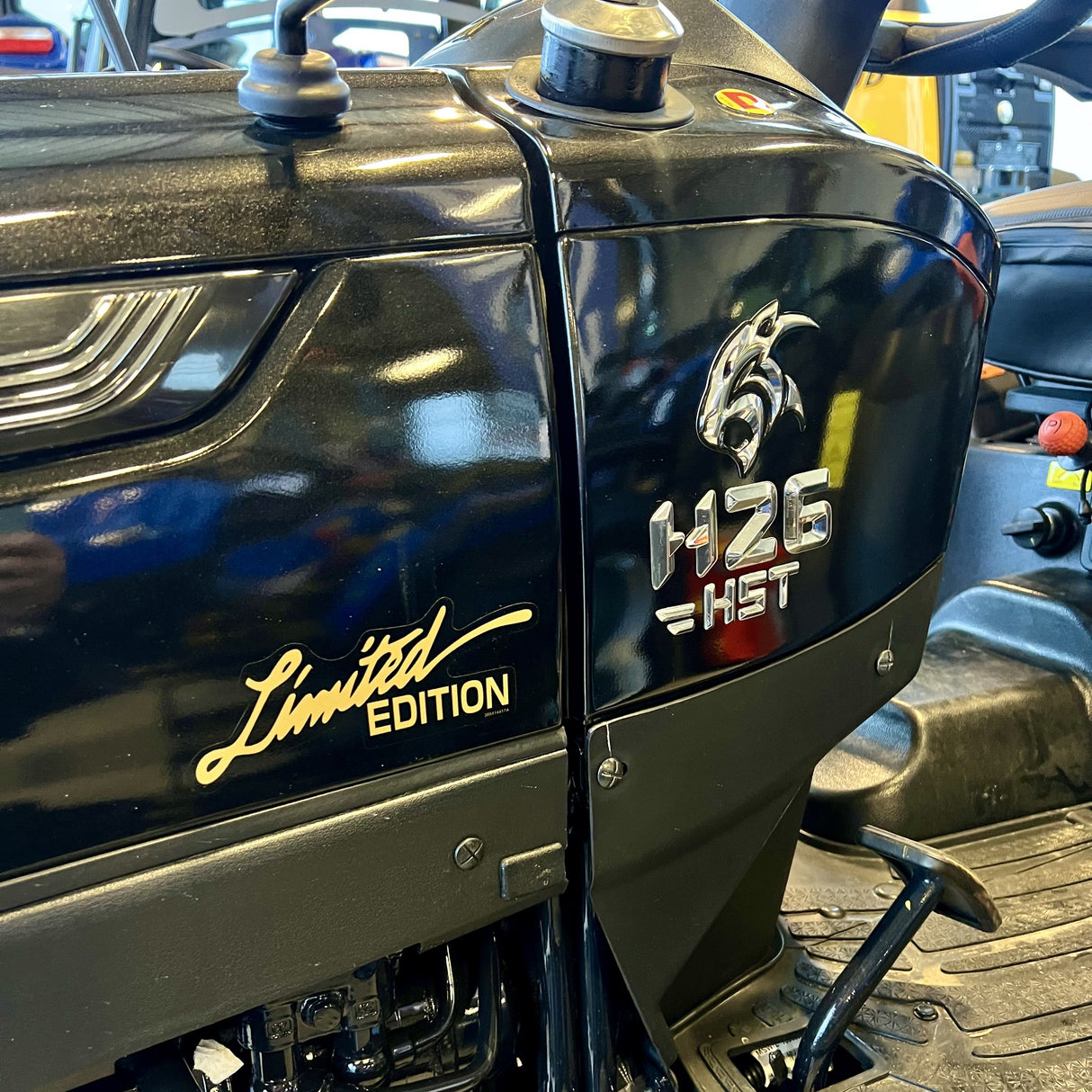 Solis 26 HST Black Panther