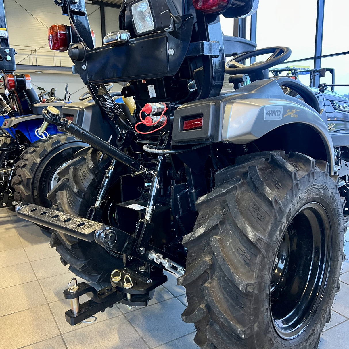 Solis 26 HST Black Panther