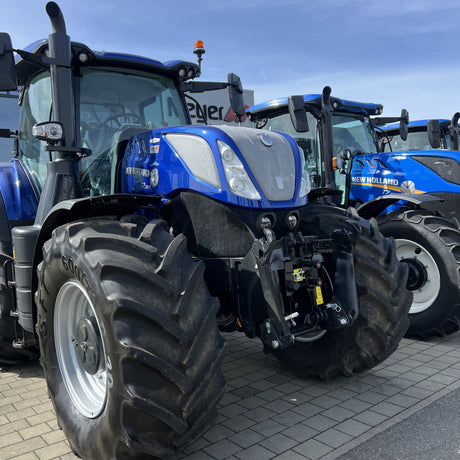 New Holland T7.300 Blue Power Traktor