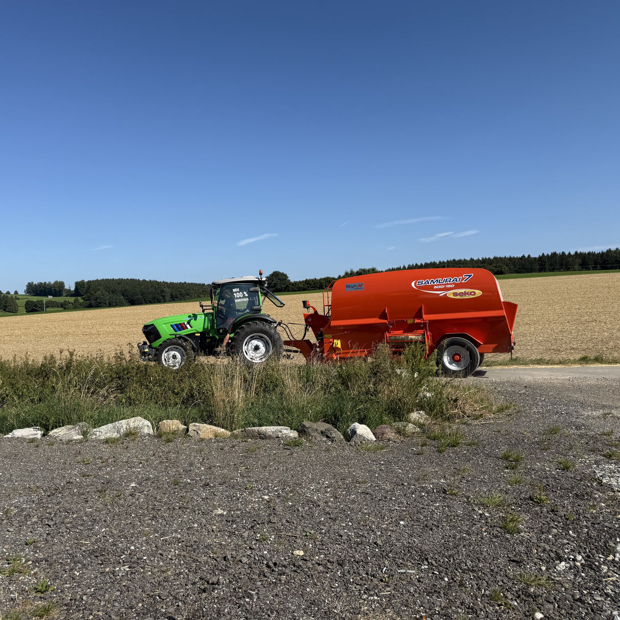 Xeevo E904i Elektro-Traktor mit 100 PS