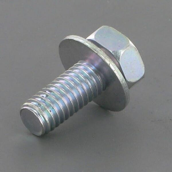 Screw M6x15