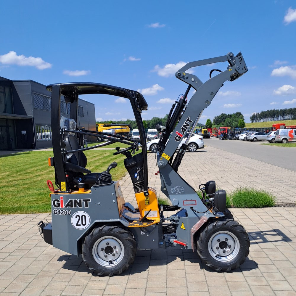 Wheel loader G1200