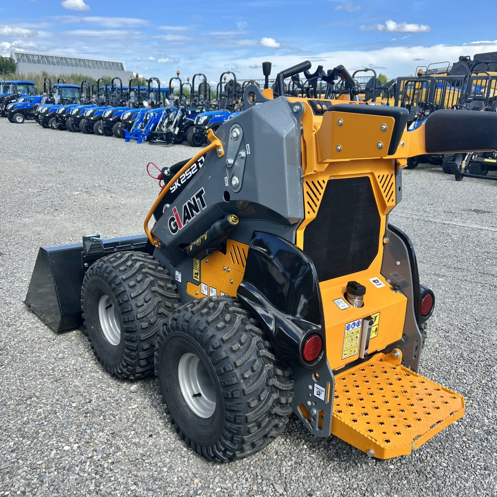 Tobroco GiANT Skidsteer SK 252 D