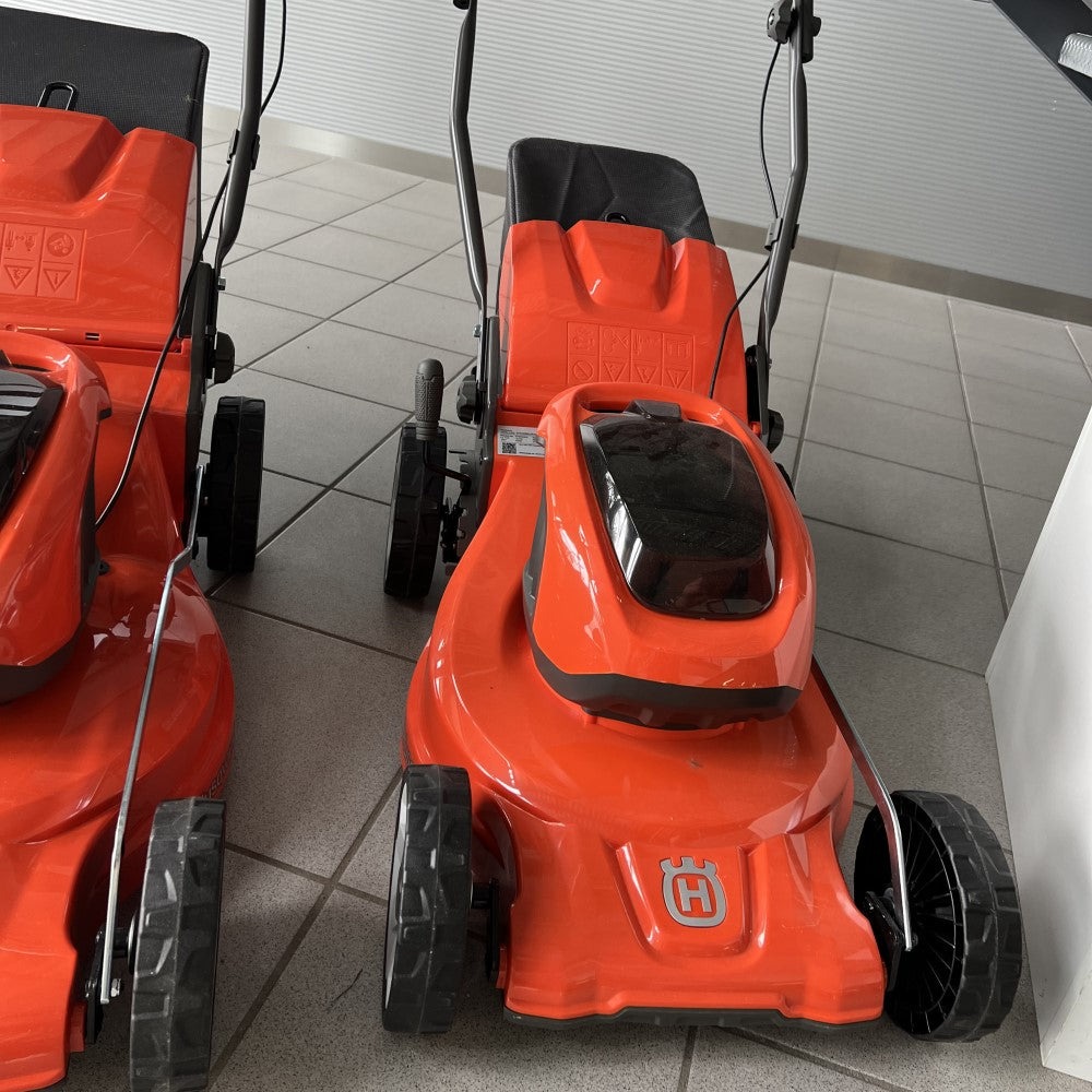 Husqvarna LC 137i +B140/C80 mit Akku und Ladegerät Akku-Rasenmäher 970 50 09-04
