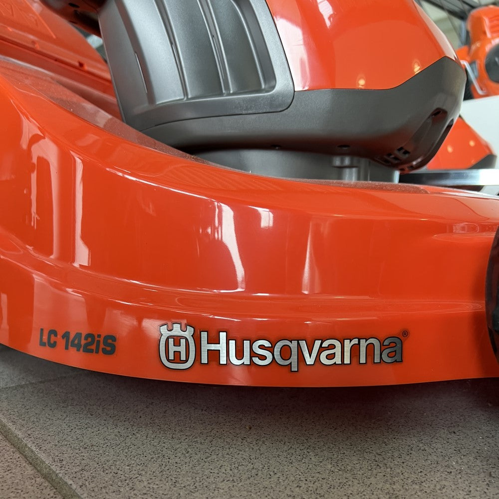 LC 142iS including battery and charger