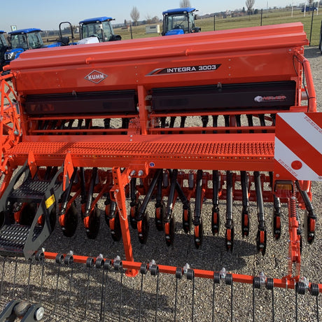 KUHN COMBILINER INTEGRA 3003-24DS Aufbaudrillmaschine