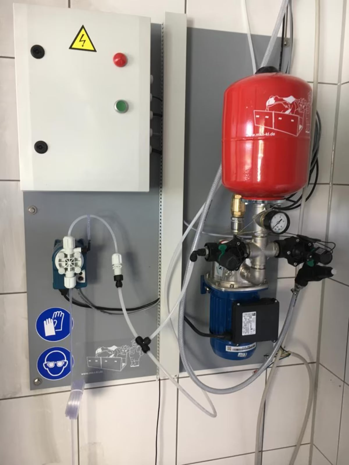 MK:N Liesl Klauenwaschanlage Melkroboter / Futterstation