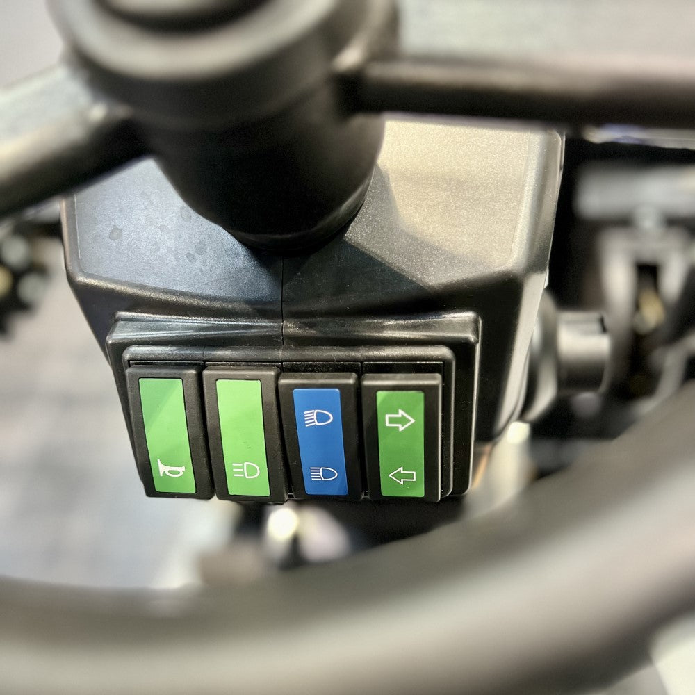 MONA Lunar elektrischer Hoflader