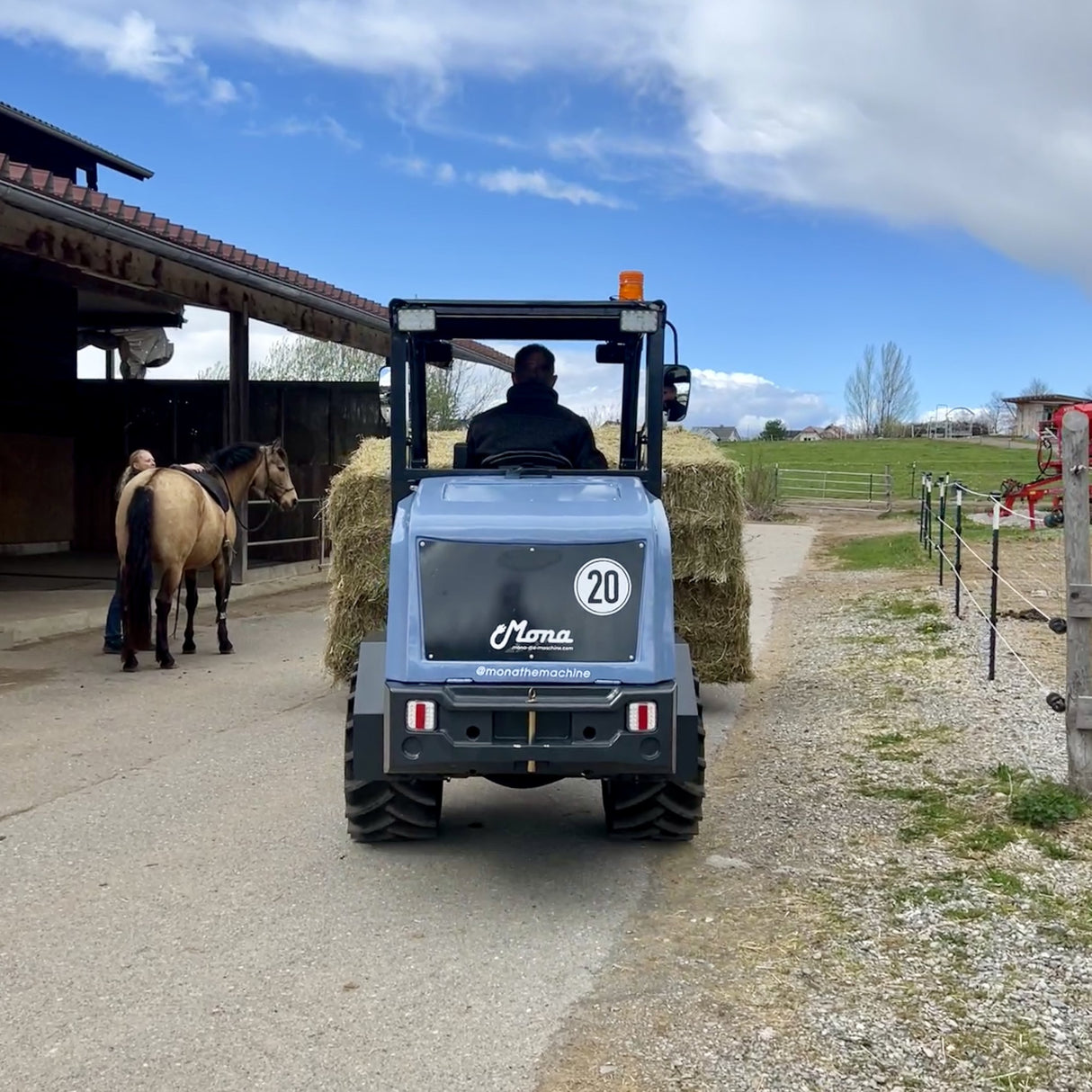MONA Solara elektrischer Radlader