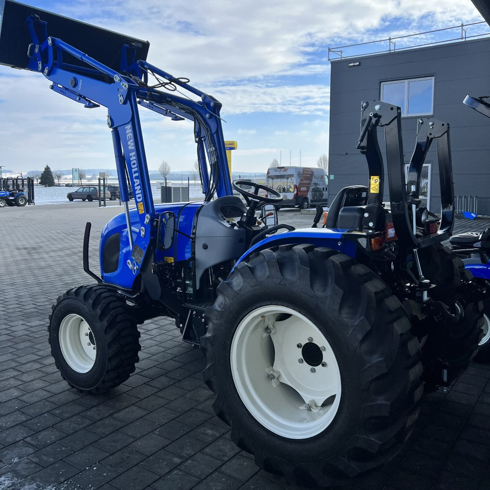 New Holland Boomer 50 kompakter Traktor