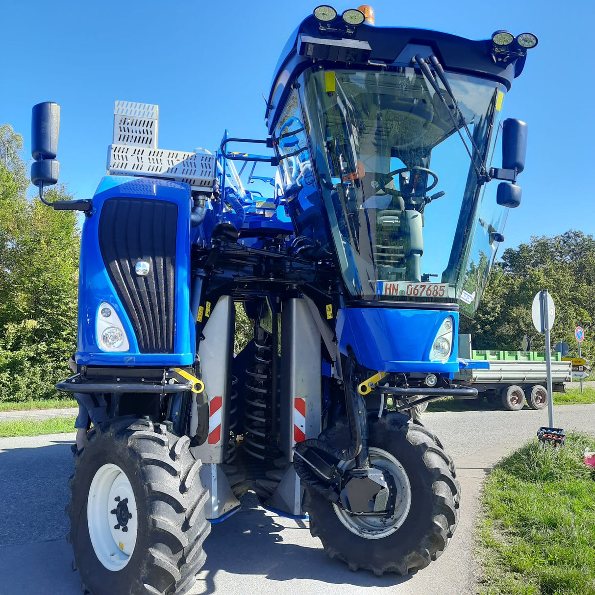 New Holland BRAUD Traubenvollernter