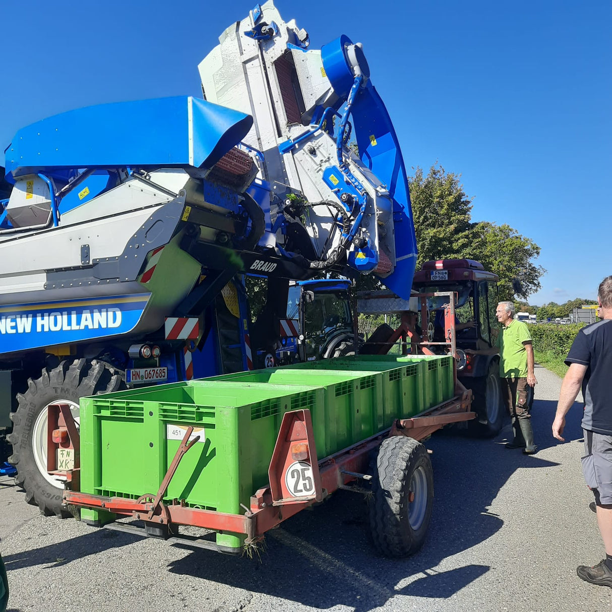 New Holland BRAUD Traubenvollernter