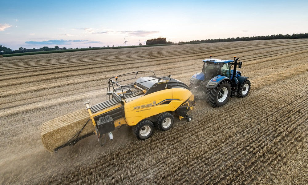 Feldabend am 31.07.2026: Neue New Holland BB1270 Ultracutter Presse