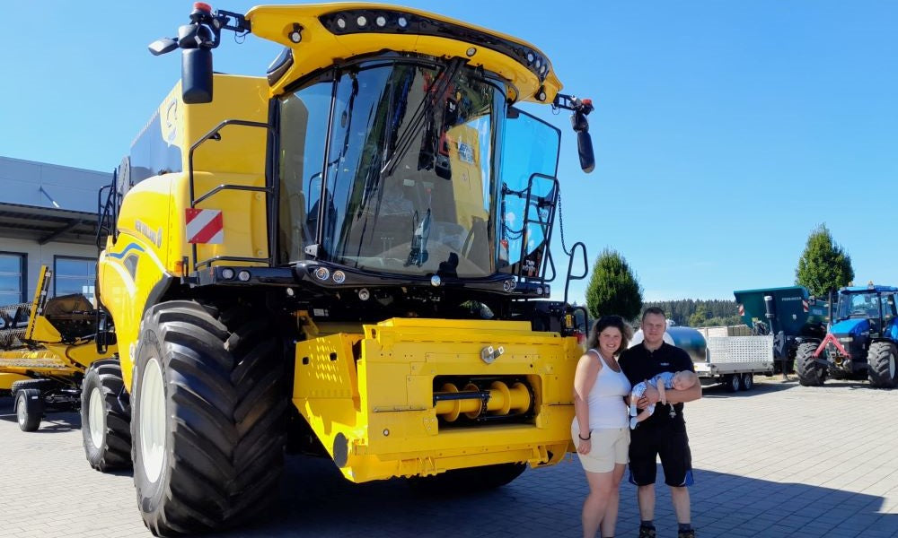 Neuer New Holland Mähdrescher für das LU Birk aus Ebersbach/Fils