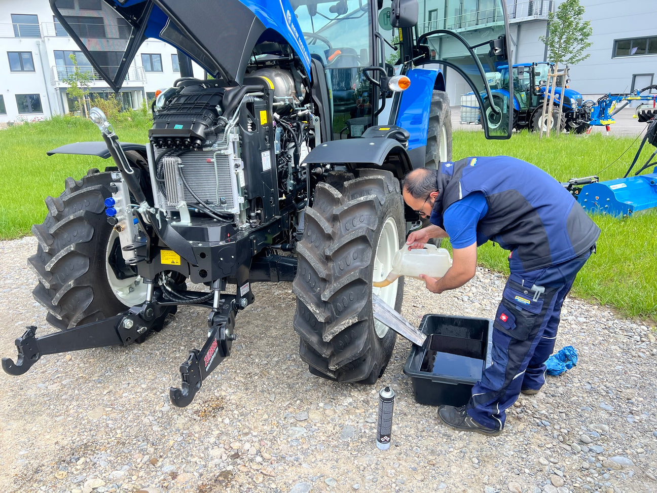 New Holland T5 Traktor Kundendienst nach 50 Betriebsstunden
