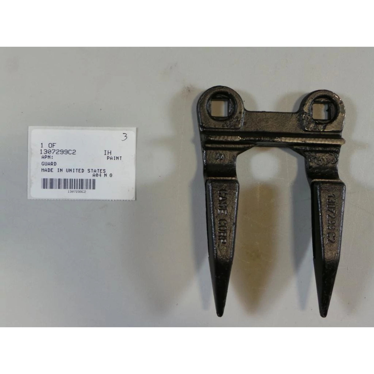 Original New Holland CNH Ersatzteil Nummer 1307299C2 SCHUTZEINRICHTUNG 