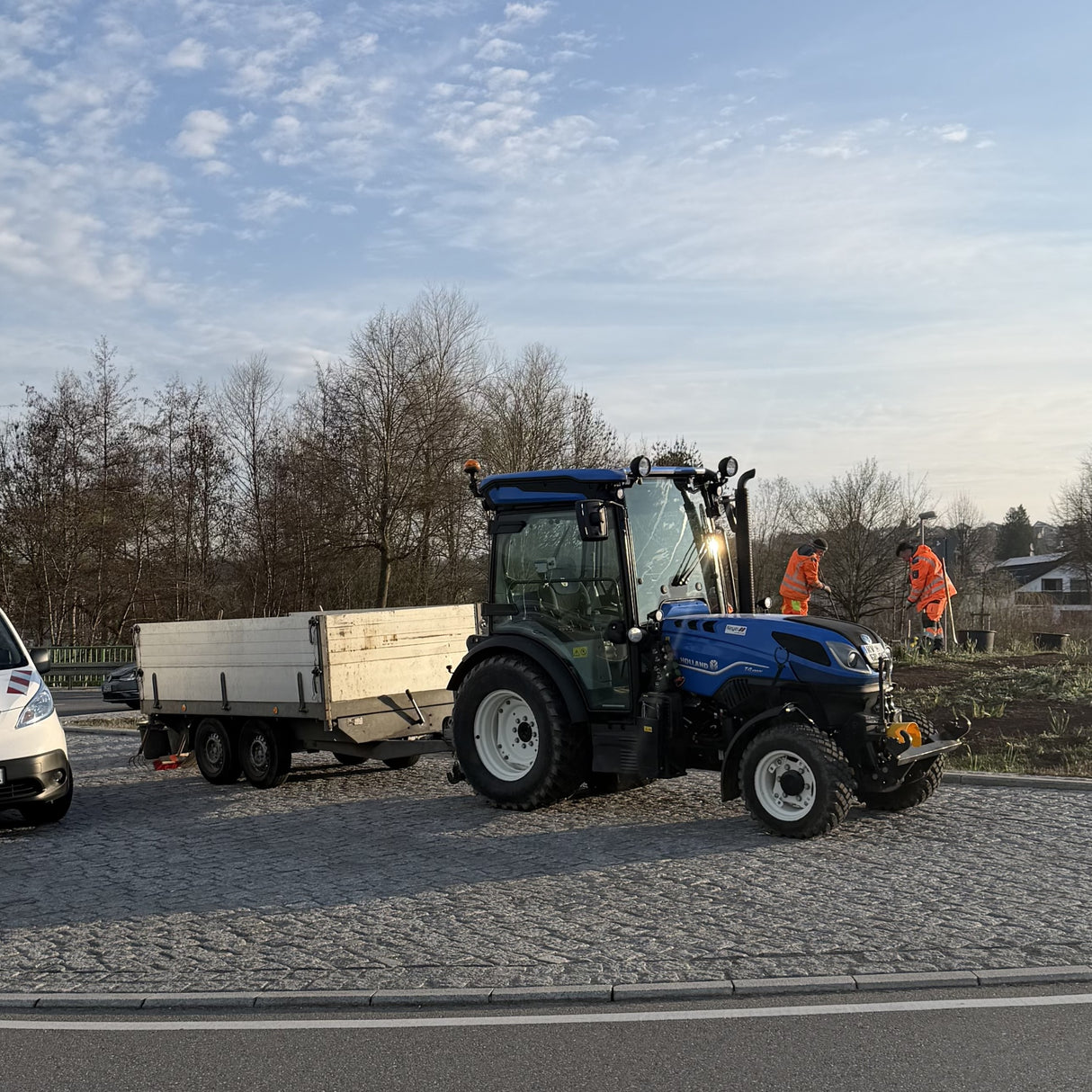 New Holland T4.100 N Schmalspur-Traktor
