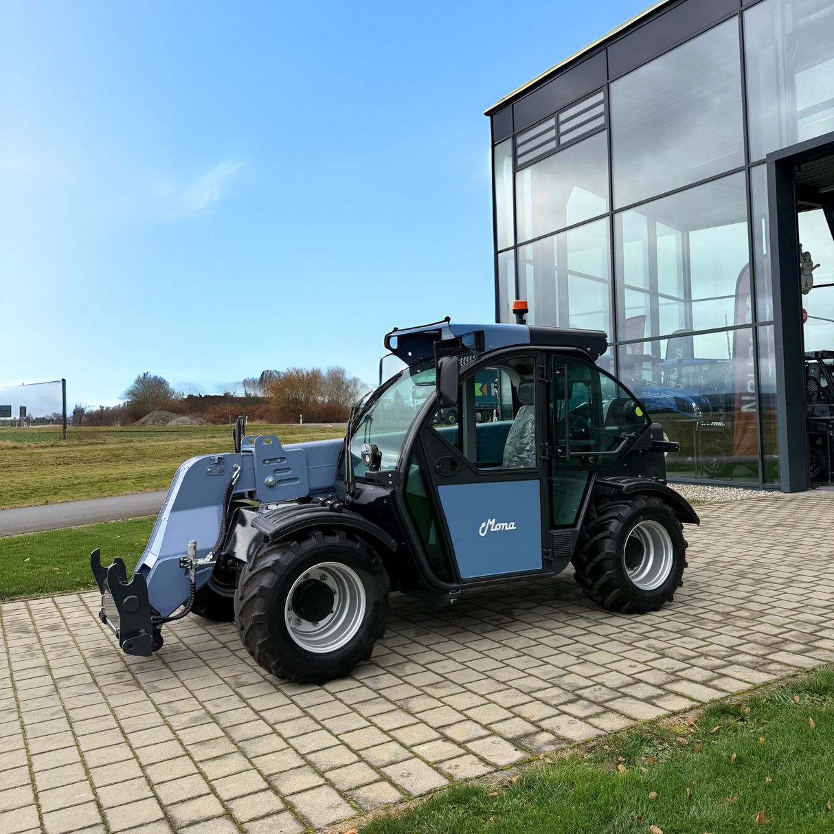MONA Nova elektrischer Teleskoplader